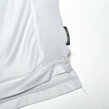 Load image into Gallery viewer, 1999/01 England Vintage Umbro Home Football Shirt (M) Euro 20007
