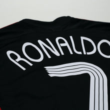 Load image into Gallery viewer, 2021/22 RONALDO #7 Manchester United adidas Teamgeist Football Shirt (M)11

