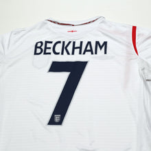 Load image into Gallery viewer, 2005/07 Beckham #7 England Vintage Umbro Home Football Shirt (XL) WC 20069
