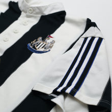 Load image into Gallery viewer, 1995/97 Shearer #9 Newcastle United Vintage adidas Football Shirt (M)5
