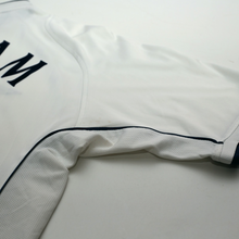 Load image into Gallery viewer, 2001/03 Beckham #7 England Vintage Umbro Home Greece Football Shirt (M)14
