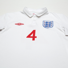 Load image into Gallery viewer, 2009/10 Gerrard #4 England Vintage Umbro Home Football Shirt (S) WC 2010 (38)3

