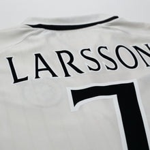 Load image into Gallery viewer, 2001/02 Larsson #7 Celtic Vintage Umbro Away Football Shirt (M)10
