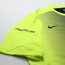 Load image into Gallery viewer, 2005/06 Barcelona Vintage Nike Football Training Shirt (XXL)5
