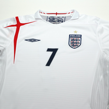 Load image into Gallery viewer, 2005/07 Beckham #7 England Vintage Umbro Home Football Shirt (L) WC 20062
