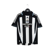Load image into Gallery viewer, 2007/09 Martins #9 Newcastle United Vintage adidas Home Football Shirt (M)1
