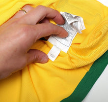 Load image into Gallery viewer, 2006/08 RONALDO #9 Brazil Vintage Nike WC 2006 Home Football Shirt (L)
