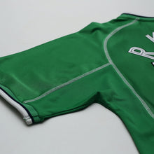 Load image into Gallery viewer, 2002/03 Robbie Keane #10 Ireland Vintage Umbro Home Football Shirt (M) 2002 WC12

