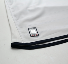 Load image into Gallery viewer, 2003/05 Beckham #7 England Vintage Umbro Home Football Shirt (XL) EURO 20046
