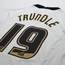 Load image into Gallery viewer, 2009/10 Trundle #19 Swansea City Vintage Umbro Home Football Shirt (M)9
