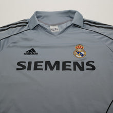 Load image into Gallery viewer, 2005/06 Zidane #5 Real Madrid Vintag adidas Third Football Shirt (M)3
