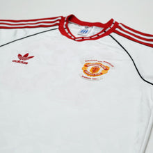 Load image into Gallery viewer, 1991 Hughes #10 Manchester United adidas Cup Winners Cup Football Shirt (L)4
