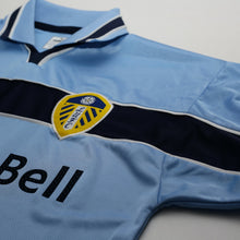 Load image into Gallery viewer, 1999/00 Kewell #10 Leeds United Vintage PUMA Away Football Shirt (S/M)5
