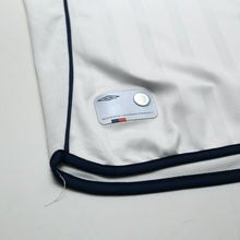 Load image into Gallery viewer, 2001/03 BECKHAM #7 England Vintage Umbro L/S Home Greece Football Shirt (S)7
