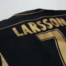 Load image into Gallery viewer, 2003/04 Larsson #7 Celtic Vintage Umbro Away Football Shirt (L)
