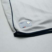 Load image into Gallery viewer, 2001/03 Beckham #7 England Vintage Umbro Home Greece Football Shirt (M)11
