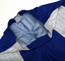 Load image into Gallery viewer, 1994/96 MANCHESTER UNITED Vintage Umbro Third Kit Shorts (S) 28/30&quot; Waist
