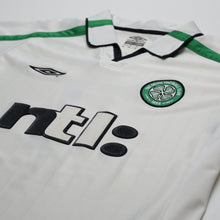 Load image into Gallery viewer, 2001/02 Larsson #7 Celtic Vintage Umbro Away Football Shirt (M)4
