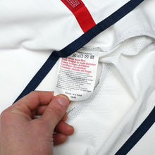 Load image into Gallery viewer, 2001/03 BECKHAM #7 England Vintage Umbro Home Greece Football Shirt (L)17
