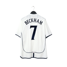 Load image into Gallery viewer, 2001/03 Beckham #7 England Vintage Umbro Home Greece Football Shirt (XL)1
