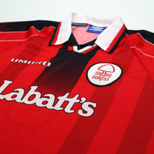 Load image into Gallery viewer, 1996/98 Pearce #3 Nottingham Forest Vintage Umbro Home Football Shirt (XL)4
