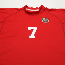 Load image into Gallery viewer, 2000/02 Earnshaw #7 Wales Vintage Kappa Home Football Shirt (M/L)3

