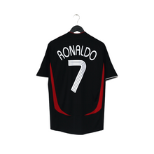 Load image into Gallery viewer, 2021/22 Ronaldo #7 Manchester United adidas Teamgeist Football Shirt (M)0
