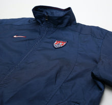 Load image into Gallery viewer, 2002/03 USA Vintage Nike Football Training Jacket (M) USMT4
