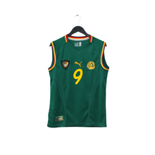Load image into Gallery viewer, 2002 Eto'o #9 Cameroon Vintage PUMA Football Shirt Vest (M) World Cup1

