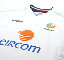 Load image into Gallery viewer, 2002/03 KEANE #6 Ireland Vintage Umbro L/S Away Football Shirt (M)
