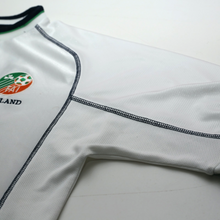 Load image into Gallery viewer, 2001/02 Keane #6 Ireland Vintage Umbro Away Football Shirt (XL)5
