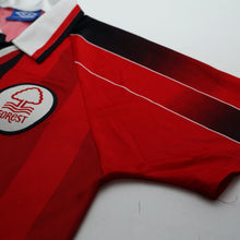 Load image into Gallery viewer, 1996/98 Pearce #3 Nottingham Forest Vintage Umbro Home Football Shirt (M)7
