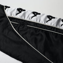 Load image into Gallery viewer, 1998/99 Juventus Vintage Kappa Padded Bench Jacket (S)9
