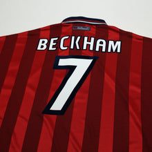 Load image into Gallery viewer, 1997/99 Beckham #7 England Vintage Umbro Away Football Shirt (XL) WC 19989
