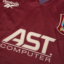 Load image into Gallery viewer, 1997/98 Milosevic #9 Aston Villa Vintage Reebok Home Football Shirt (XL)5
