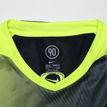 Load image into Gallery viewer, 2005/06 Barcelona Vintage Nike Football Training Shirt (XXL)9
