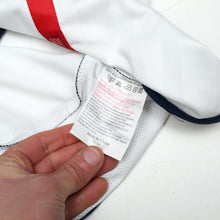 Load image into Gallery viewer, 2001/03 BECKHAM #7 England Vintage Umbro L/S Home Greece Football Shirt (L)18
