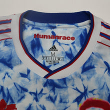 Load image into Gallery viewer, 2020/21 Manchester United Human Race adidas Football Shirt (M)9

