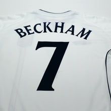 Load image into Gallery viewer, 2001/03 Beckham #7 England Vintage Umbro Home Greece Football Shirt (M)11
