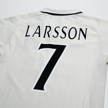Load image into Gallery viewer, 2001/02 Larsson #7 Celtic Vintage Umbro Away Football Shirt (M)7
