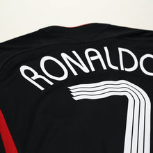 Load image into Gallery viewer, 2021/22 Ronaldo #7 Manchester United adidas Teamgeist Football Shirt (M)11
