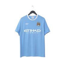 Load image into Gallery viewer, 2009/10 Tevez #32 Manchester City Vintage Umbro Home Football Shirt (L) 441
