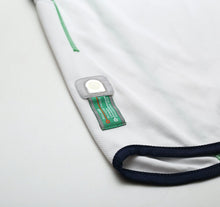 Load image into Gallery viewer, 2002/03 KEANE #6 Ireland Vintage Umbro L/S Away Football Shirt (M)
