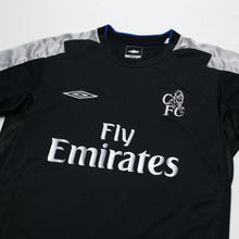 Load image into Gallery viewer, 2004/05 Drogba #15 Chelsea Vintage Umbro UCL Away Football Shirt (S)2

