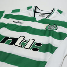 Load image into Gallery viewer, 2001 Larsson #7 Celtic Vintage Umbro Home Football Shirt (S)4

