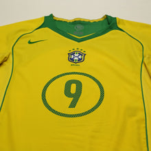 Load image into Gallery viewer, 2004/06 Ronaldo #9 Brazil Vintage Nike Home Football Shirt (L) Total 903
