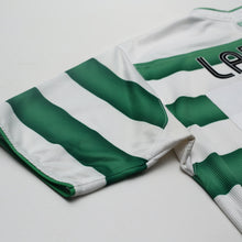 Load image into Gallery viewer, 2003/04 Larsson #7 Celtic Vintage Umbro European Home Football Shirt (L)
