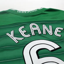Load image into Gallery viewer, 2003/04 Roy Keane #6 Ireland Vintage Umbro Home Football Shirt (M)
