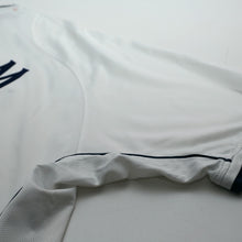 Load image into Gallery viewer, 2001/03 Beckham #7 England Vintage Umbro Home Greece Football Shirt (XL)15
