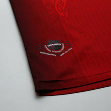 Load image into Gallery viewer, 1996/98 Cantona #7 Manchester United Vintage Umbro Home Football Shirt (XL)8
